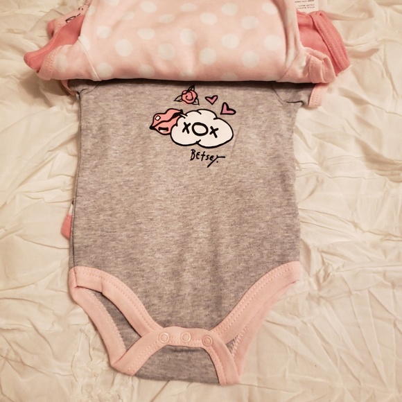 Betsy Johnson Set 6M. - Picture 4 of 4